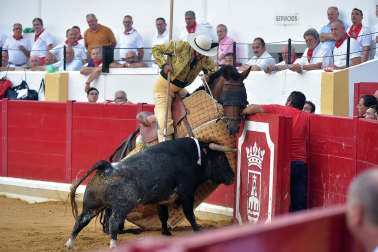 Imágenes de la novillada de las fiestas de Peralta