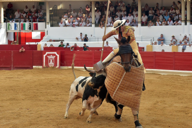 Imágenes de la novillada de las fiestas de Peralta