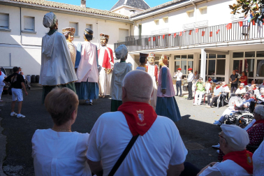 Fotos de la celebración del Día de los Mayores en fiestas de Sangüesa. /