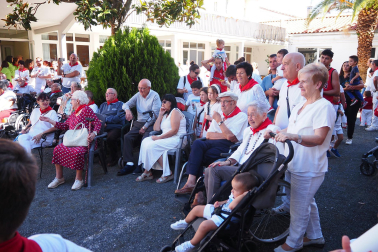 Fotos de la celebración del Día de los Mayores en fiestas de Sangüesa. /