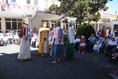 Fotos de la celebración del Día de los Mayores en fiestas de Sangüesa. /