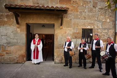 Aperitivos, bailes y misa en el día grande de las fiestas de Alsasua