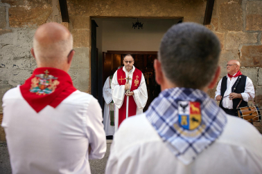 Aperitivos, bailes y misa en el día grande de las fiestas de Alsasua