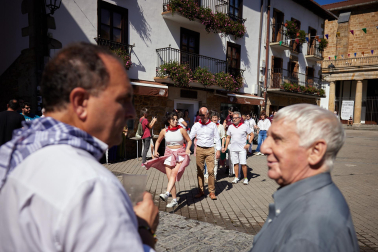 Aperitivos, bailes y misa en el día grande de las fiestas de Alsasua