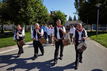 Aperitivos, bailes y misa en el día grande de las fiestas de Alsasua