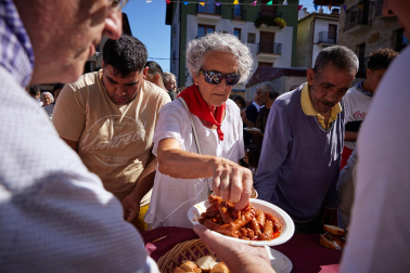 Aperitivos, bailes y misa en el día grande de las fiestas de Alsasua