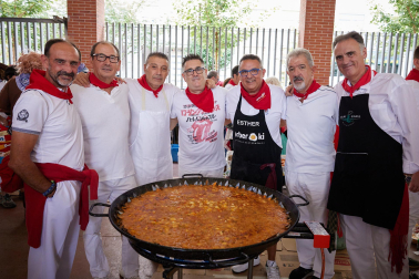 Fotos de la comida popular de fiestas de Zizur Mayor. /