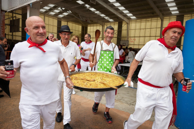 Fotos de la comida popular de fiestas de Zizur Mayor. /