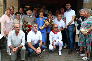 Fotos de fiestas de Alsasua en el día de homenaje a los mayores. /