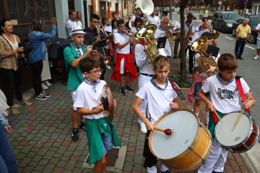 Fotos de fiestas de Alsasua en el día de homenaje a los mayores. /
