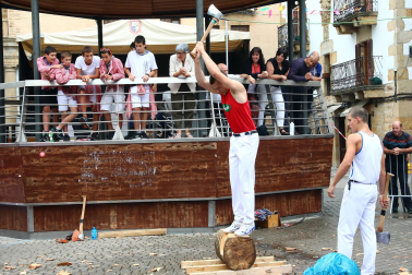 Fotos de fiestas de Alsasua en el día de homenaje a los mayores. /