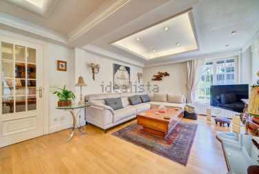 Salón de la casa disponible en la calle Valle de Egües