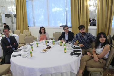 Asistentes al desayuno empresarial con María Iraburu, rectora de la Universidad de Navarra