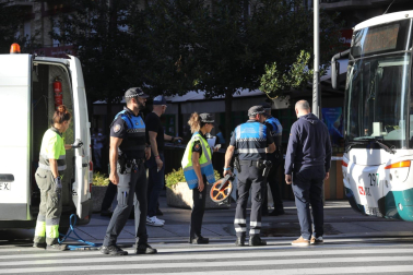 Foto del lugar del atropello mortal de una mujer por una villavesa en Pamplona./