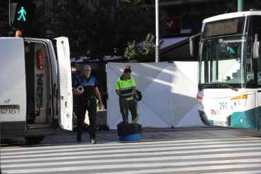 Foto del lugar del atropello mortal de una mujer por una villavesa en Pamplona./