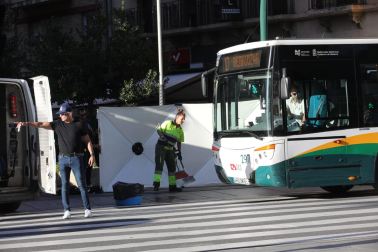 Foto del lugar del atropello mortal de una mujer por una villavesa en Pamplona./