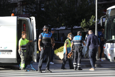 Foto del lugar del atropello mortal de una mujer por una villavesa en Pamplona./