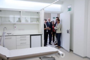 Fotos de la presentación del nuevo centro de salud de Ardoi.