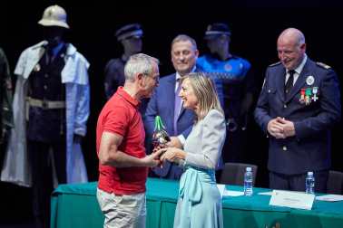 Fotos de los actos con motivo de la festividad de San Miguel, patrón de la Policía Municipal de Pamplona.