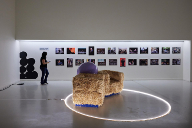 Fotos de la exposición con las obras seleccionadas en los Encuentros.