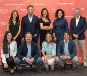 El equipo de Montaner Pamplona, con el equipo corporativo de Mon-taner en Barcelona