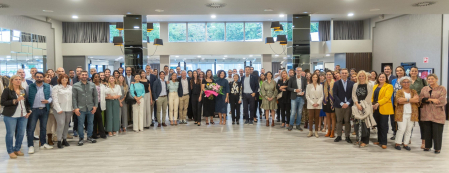 Más de 80 directivos navarros junto a amigos, colaboradores y familiares de las socias de la oficina de Navarra, Nora Reta y Geni Capdet, celebraron el aniversario en el Hotel Tres Reyes de Pamplona