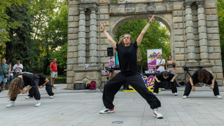Actuaciones del festival de arte y cultura urbana Atrapa-2 en el Bosquecillo