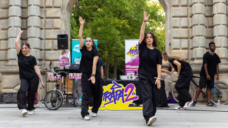 Actuaciones del festival de arte y cultura urbana Atrapa-2 en el Bosquecillo