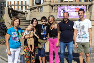 Carrera de gateo en la Plaza del Castillo.