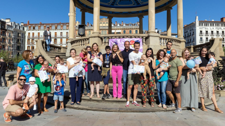 Carrera de gateo en la Plaza del Castillo.