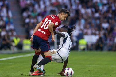 Jugadas del encuentro de la Jornada 9 de LaLiga EA Sports entre rojillos y merengues disputado en el Santiago Bernabéu