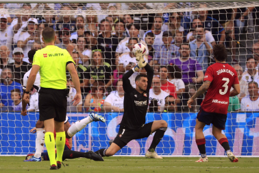 Jugadas del encuentro de la Jornada 9 de LaLiga EA Sports entre rojillos y merengues disputado en el Santiago Bernabéu