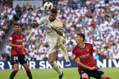Jugadas del encuentro de la Jornada 9 de LaLiga EA Sports entre rojillos y merengues disputado en el Santiago Bernabéu