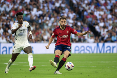 Jugadas del encuentro de la Jornada 9 de LaLiga EA Sports entre rojillos y merengues disputado en el Santiago Bernabéu
