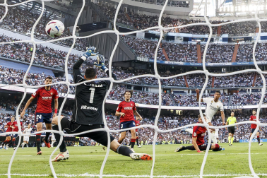 Jugadas del encuentro de la Jornada 9 de LaLiga EA Sports entre rojillos y merengues disputado en el Santiago Bernabéu
