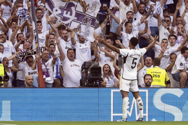 Jugadas del encuentro de la Jornada 9 de LaLiga EA Sports entre rojillos y merengues disputado en el Santiago Bernabéu