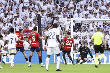 Jugadas del encuentro de la Jornada 9 de LaLiga EA Sports entre rojillos y merengues disputado en el Santiago Bernabéu