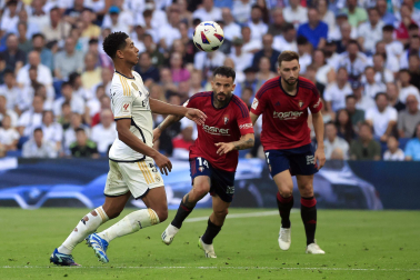 Jugadas del encuentro de la Jornada 9 de LaLiga EA Sports entre rojillos y merengues disputado en el Santiago Bernabéu