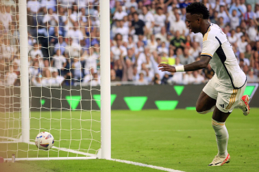 Jugadas del encuentro de la Jornada 9 de LaLiga EA Sports entre rojillos y merengues disputado en el Santiago Bernabéu