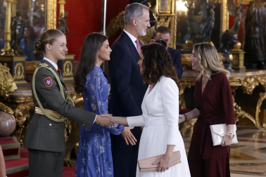 Recepción de los reyes en el Palacio Real, a la que este año se ha sumado la princesa Leonor.