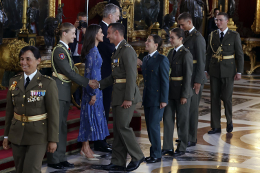 Recepción de los reyes en el Palacio Real, a la que este año se ha sumado la princesa Leonor.
