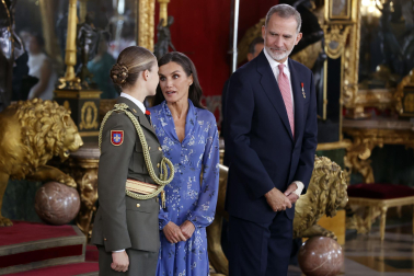 Recepción de los reyes en el Palacio Real, a la que este año se ha sumado la princesa Leonor.