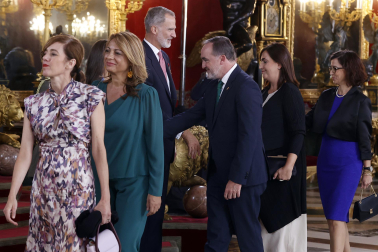 Recepción de los reyes en el Palacio Real, a la que este año se ha sumado la princesa Leonor.