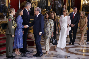 Recepción de los reyes en el Palacio Real, a la que este año se ha sumado la princesa Leonor.