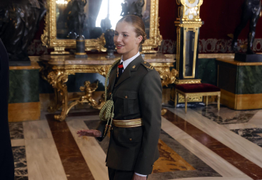 Recepción de los reyes en el Palacio Real, a la que este año se ha sumado la princesa Leonor.