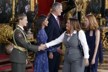 Recepción de los reyes en el Palacio Real, a la que este año se ha sumado la princesa Leonor.