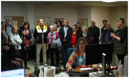Visita a Diario de Navarra de los suscriptores más antiguos./