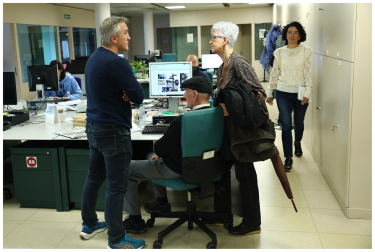 Visita a Diario de Navarra de los suscriptores más antiguos./