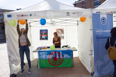 Fotos de la Feria de Entidades Sociales de Tudela