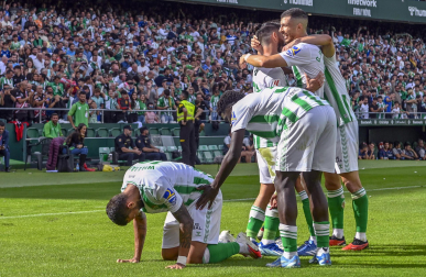 Fotos del Betis 2-1 Osasuna de la jornada 11./